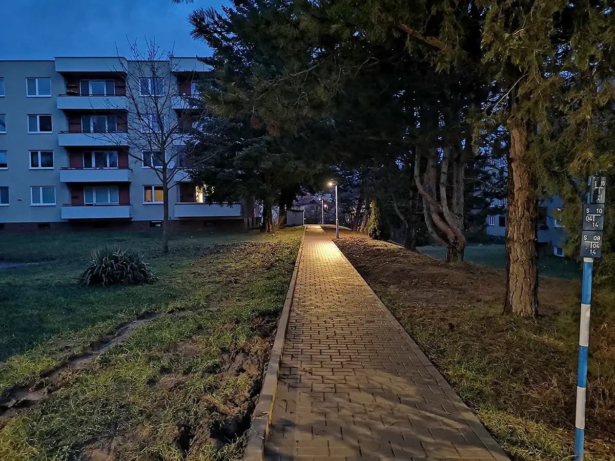 Doplnění osvětlení chodníku na ulici Obřanská