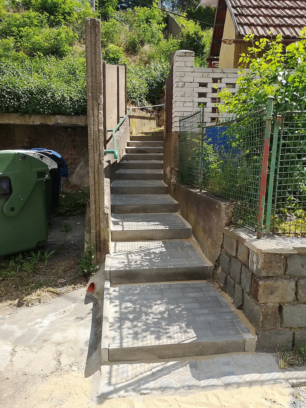 Oprava schodů z Fügnerova nábřeží na Táborské návrší